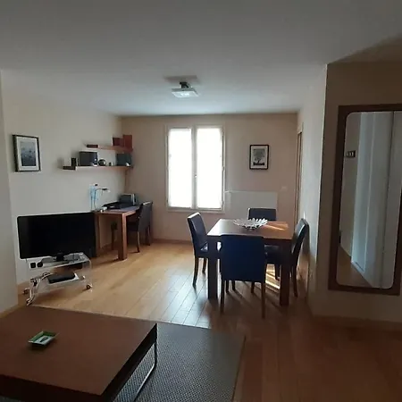 Versailles Pied A Terre V 19